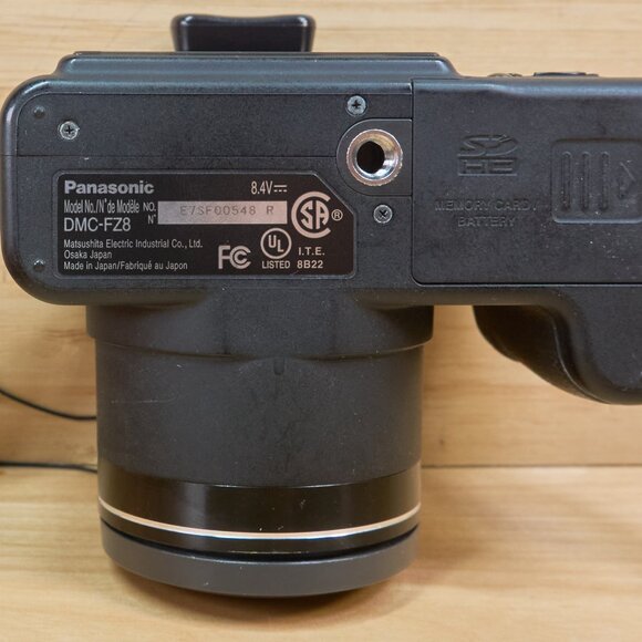 Panasonic Lumix DMC-FZ8 7.2MP Digital Camera, 12x Optical Zoom, Made in Japan - Picture 6 of 8